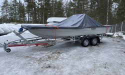 Kuha 610 kalastusvene ja kuhapeite