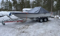 Kuha 610 kalastusvene ja kuhapeite