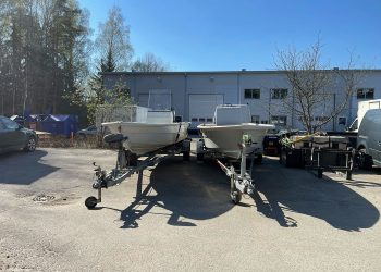 KUHA 610 luovutettu Kavetu Oy:lle, vieressä heidän entinen KUHA 610 vuodelta 2012.
